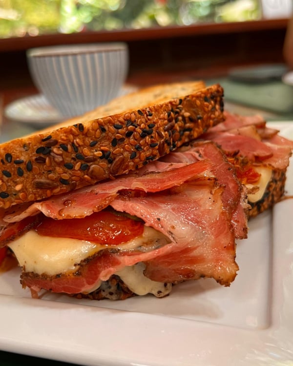 Camurim Pipa - Sanduíche de Pastrami